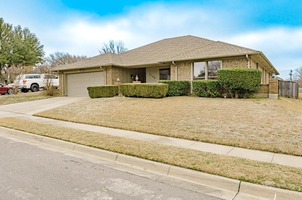 3100 Green Country Ct, Bedford, TX 76021