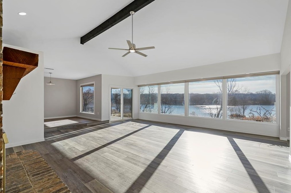 1274 Murls Lake Dr, Weatherford, TX 76085