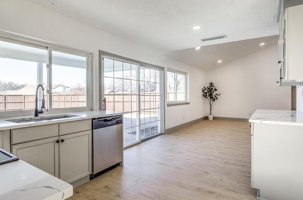 701 Via Del Rey, Mesquite TX 75150-3022 exterior