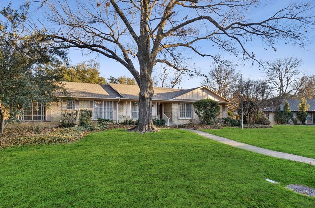 3818 Sleepy Ln, Dallas, TX 75229-3918