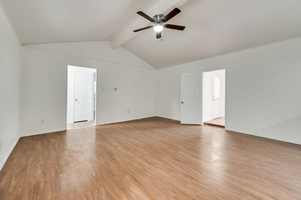 1407 Oakbrook St, Lancaster, TX 75134