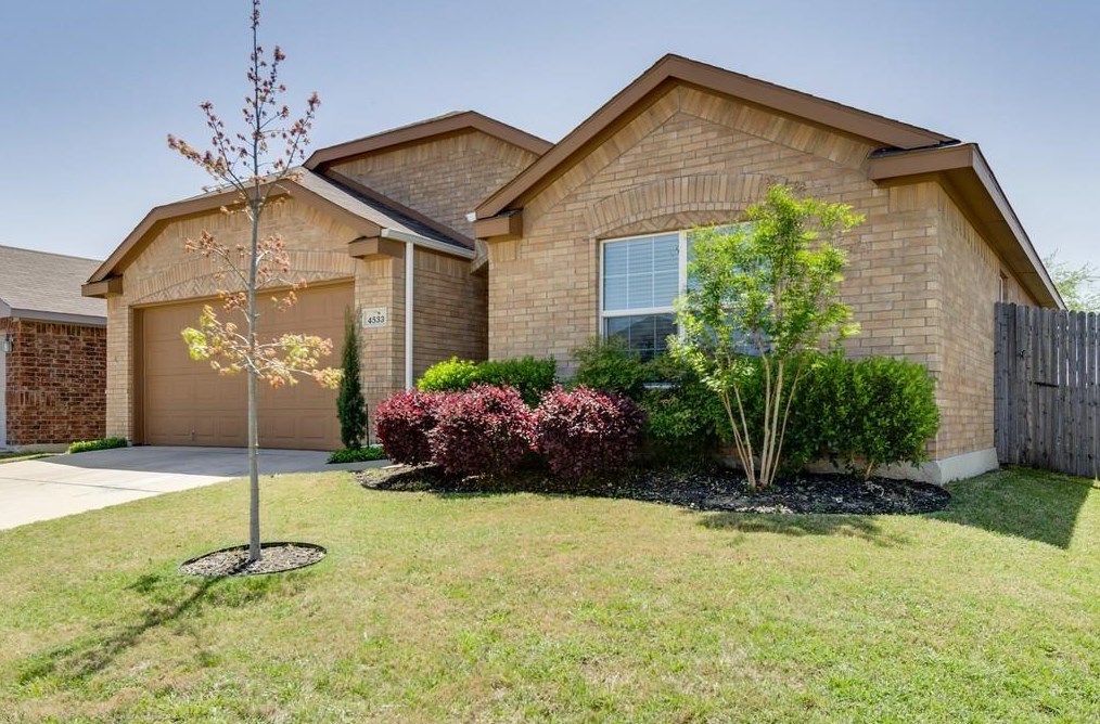 4533 Wheatland Dr, Fort Worth, TX 76179