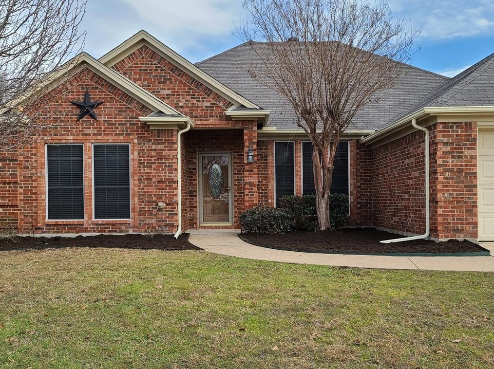 610 Manchester Dr, Midlothian, TX 76063