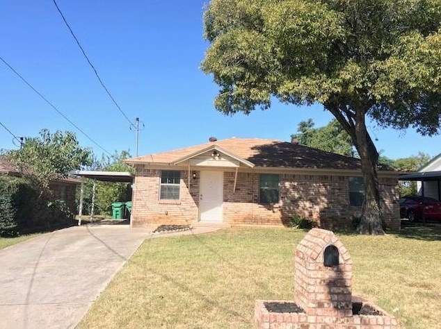 621 Boardwalk Ln, Denton, TX 76205