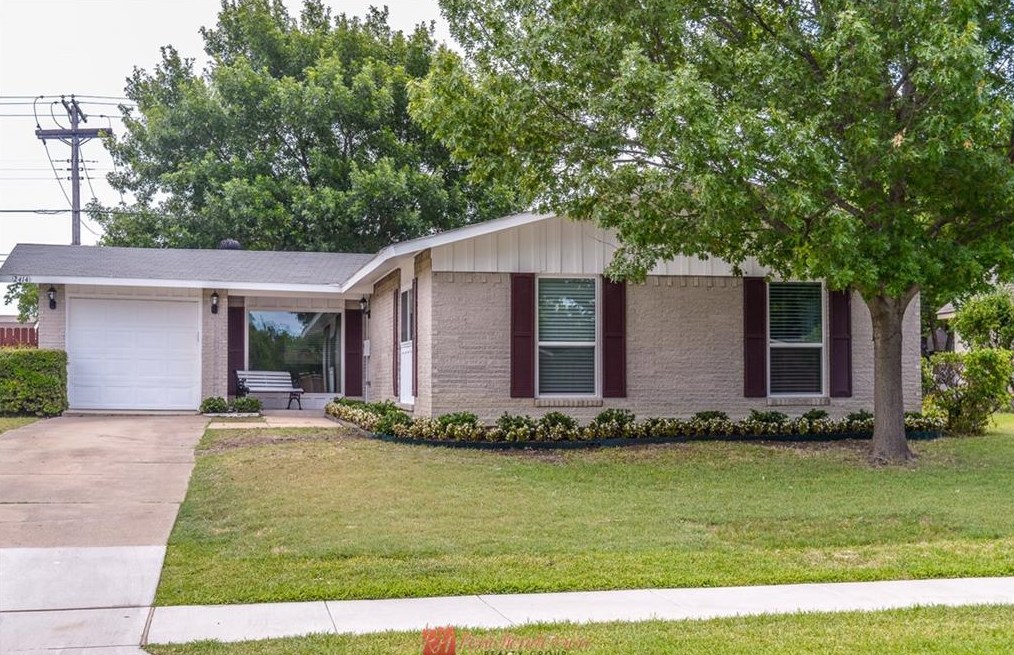 2414 Briarwood Ln, Carrollton, TX 75006