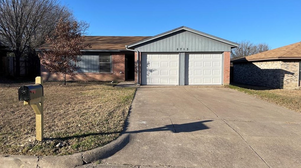 5713 Macneill Dr, Fort Worth, TX 76148