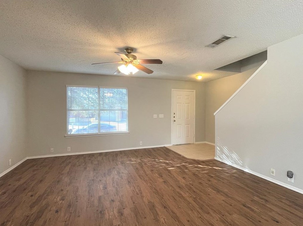 2412 Hampton Dr, Oak Point, TX 75068