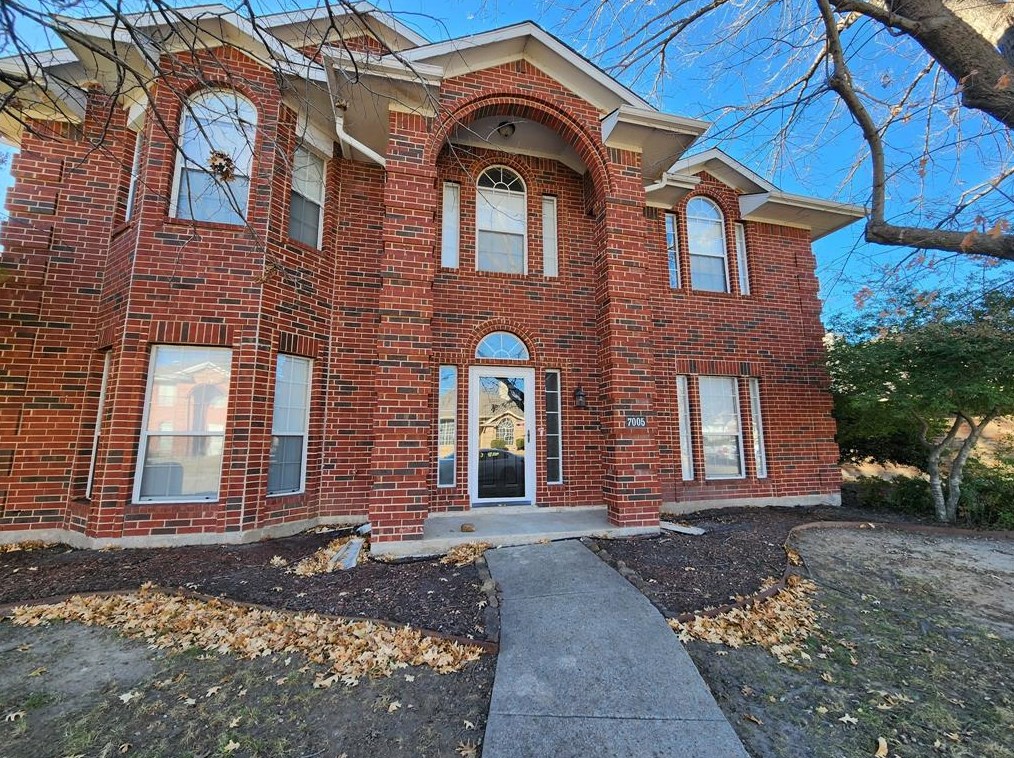 7005 Graham Dr, Rowlett, TX 75089