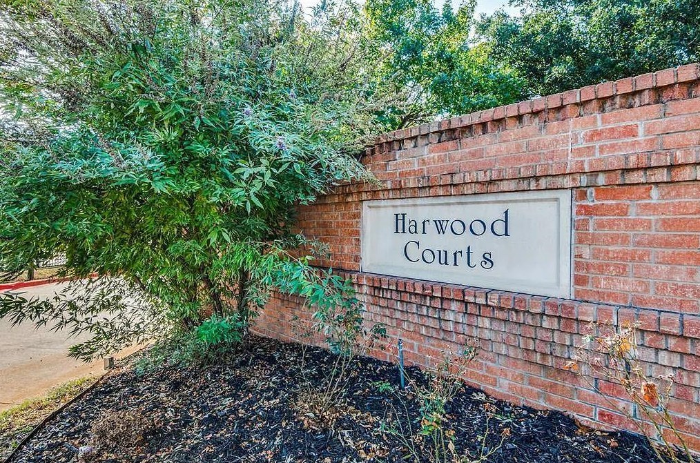407 Horse Shoe Dr, Euless, TX 76039