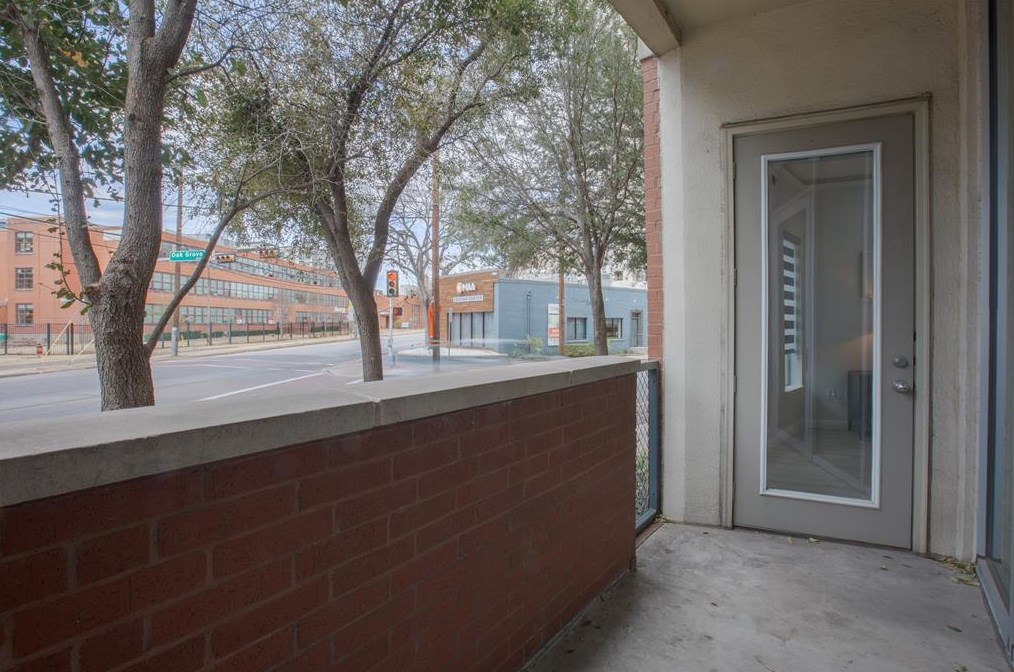 2950 Mckinney Ave, Dallas TX  75204-2598 exterior