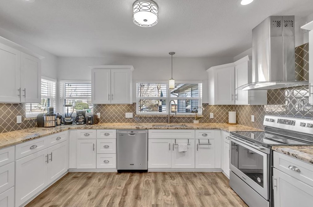 1008 White Ave, Mckinney TX 75069-1750 exterior