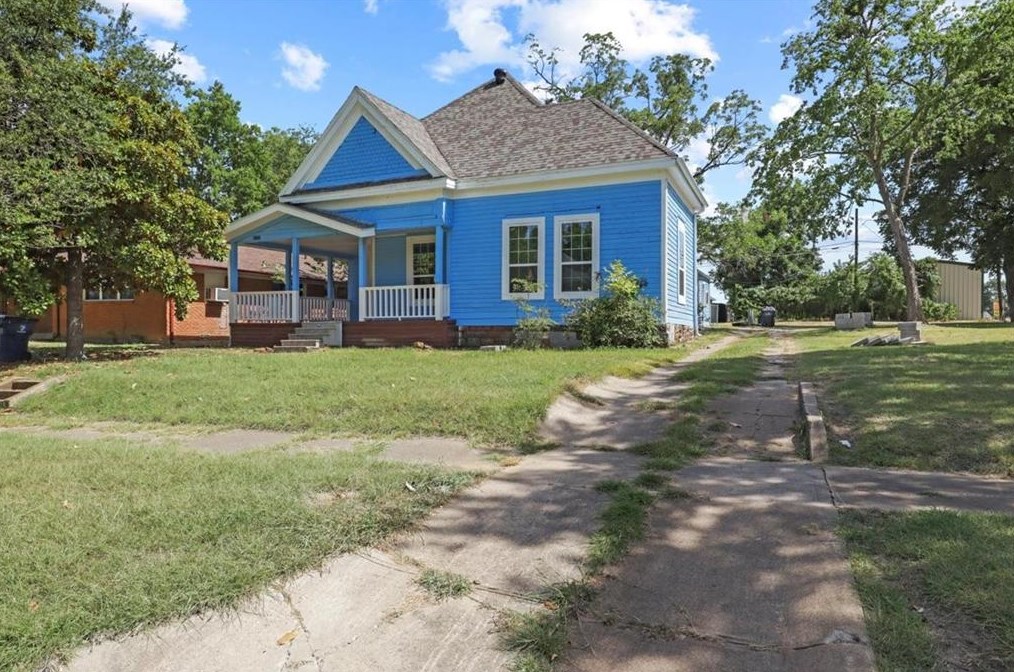 720 E Gandy St, Denison, TX 75021