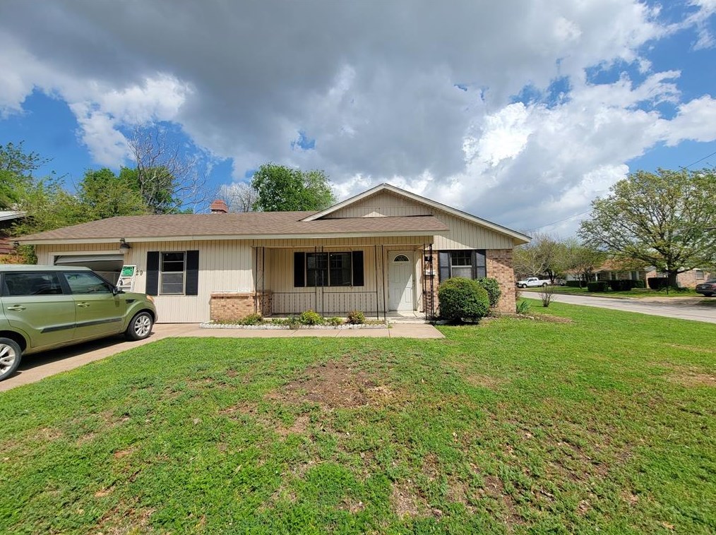 829 E Mustang St, Crowley, TX 76036