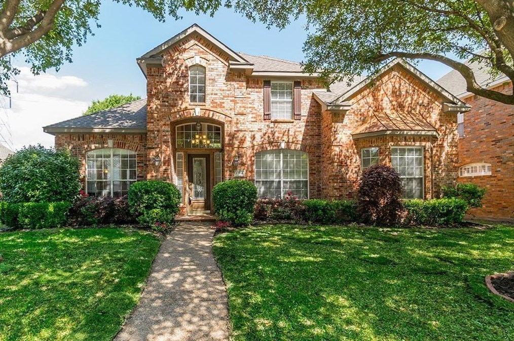 17804 River Chase Dr, Dallas TX  75287-6267 exterior