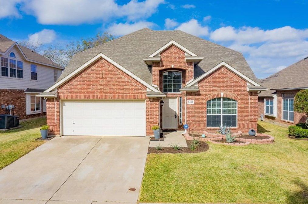 5860 Silver Sage Ln, Grand Prairie, TX 75052