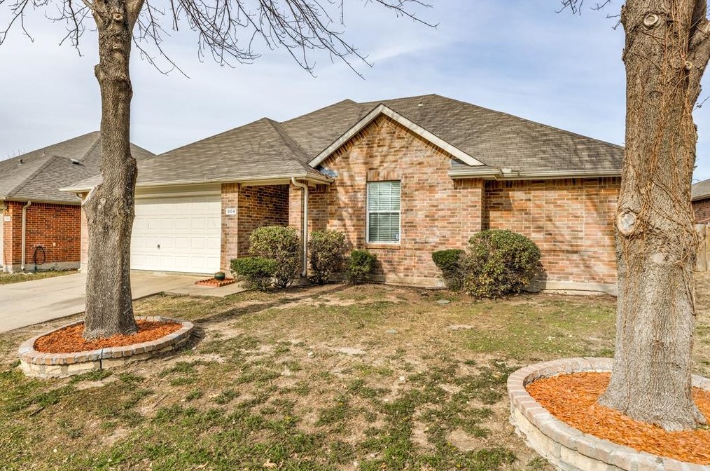 904 Marble Creek Dr, St Paul, TX 75098