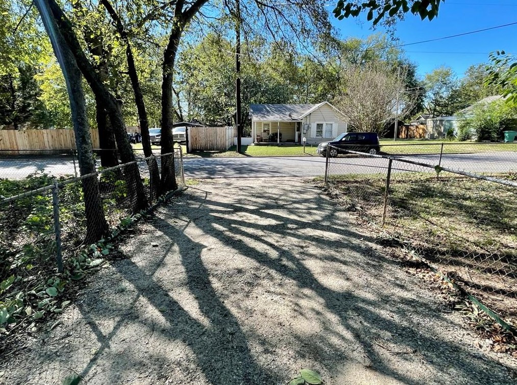 1315 S Rusk St, Sherman, TX 75090