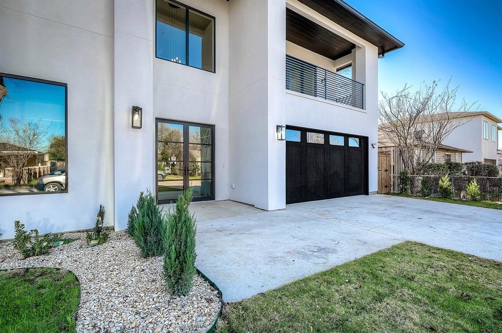 4530 Stigall Dr, Dallas TX 75209-3854 exterior