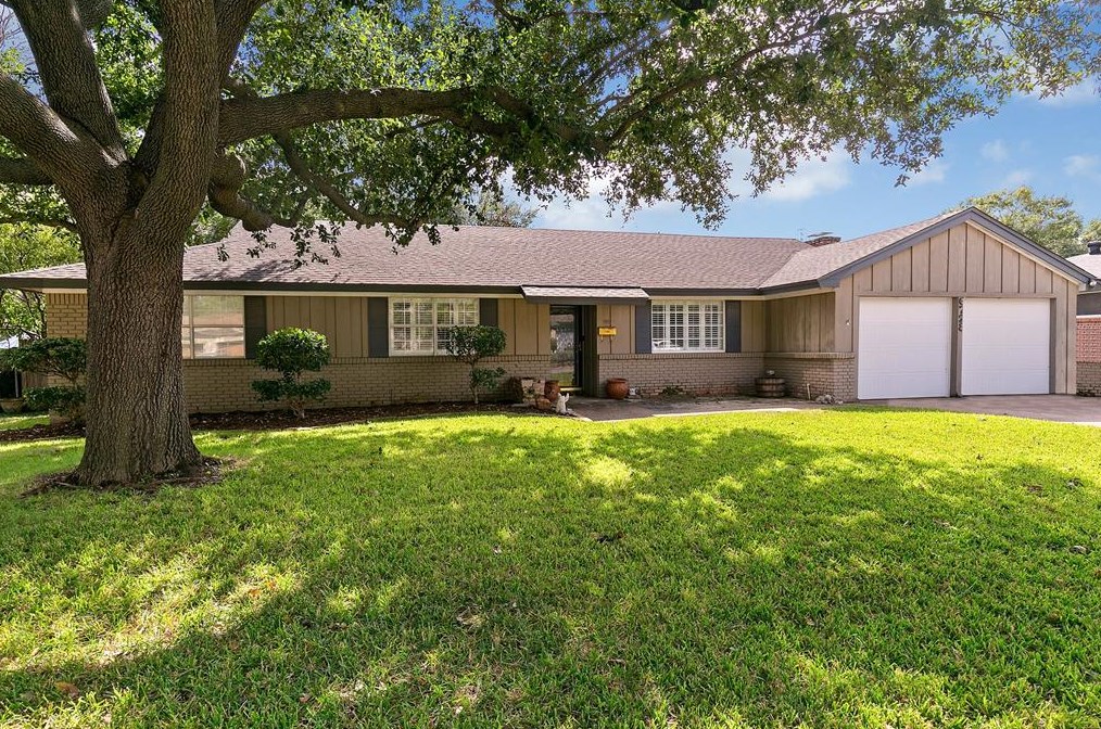 6728 Victoria Ave, Fort Worth, TX 76180
