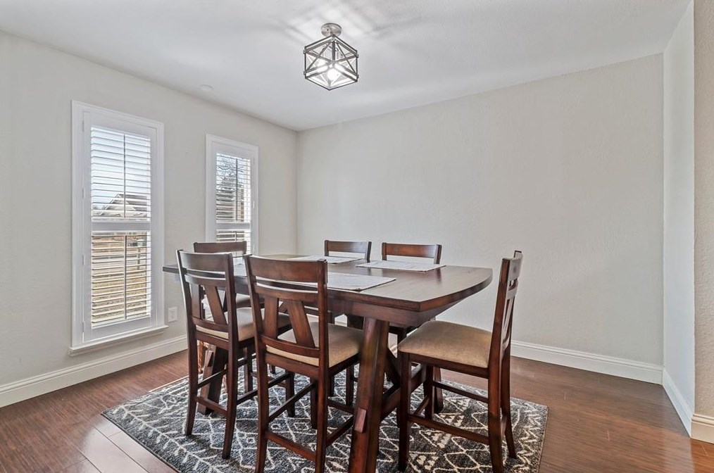 501 Quail Hollow Dr, Mesquite TX  75150-4930 exterior