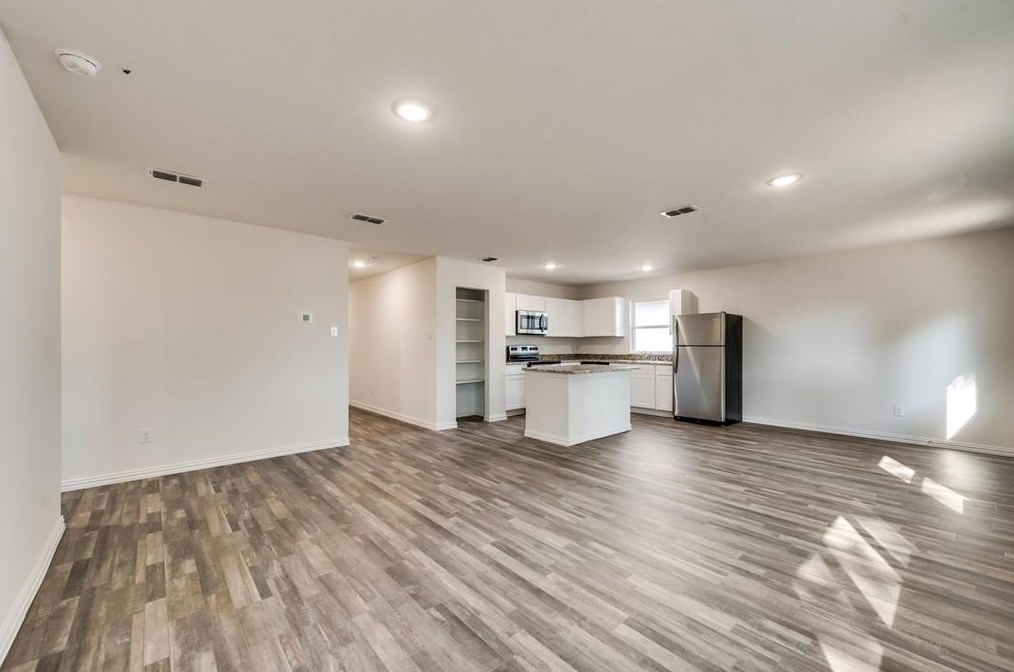 1207 Bruce Dr, Denison, TX 75020