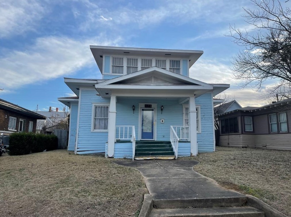 624 E Gandy St, Denison, TX 75021