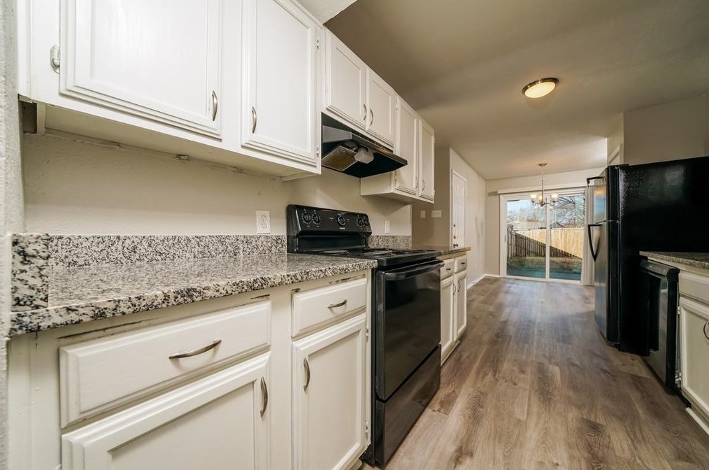 9202 Linda Vista Dr, Rowlett TX  75088-4427 exterior