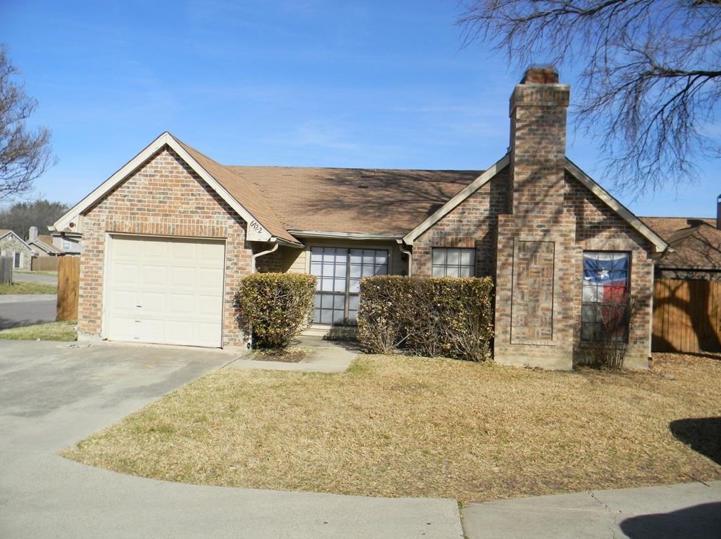 6722 Dandelion Dr, Fort Worth, TX 76137