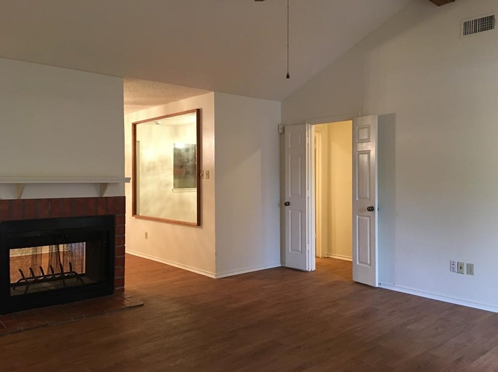 501 Augustine Dr, Euless, TX 76039