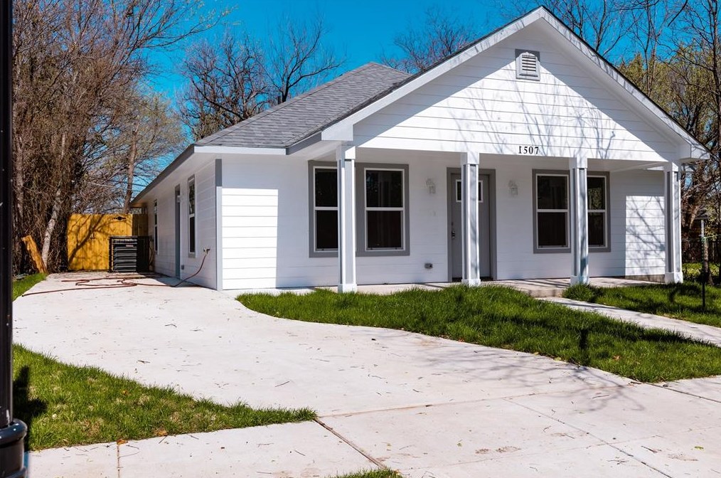 1507 E Cannon St, Fort Worth, TX 76104