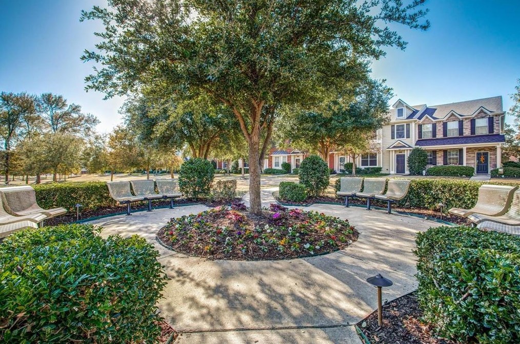 3214 Bedford Rd, Bedford, TX 76021