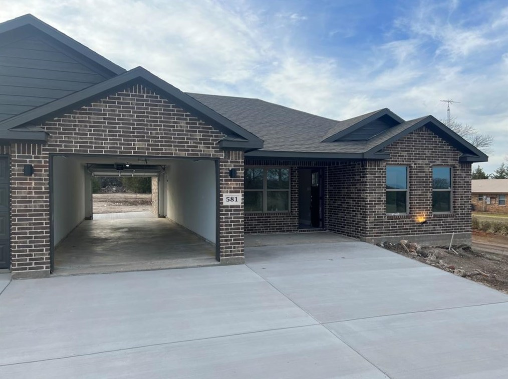 581 N Friendship Rd, Sherman, TX 75092