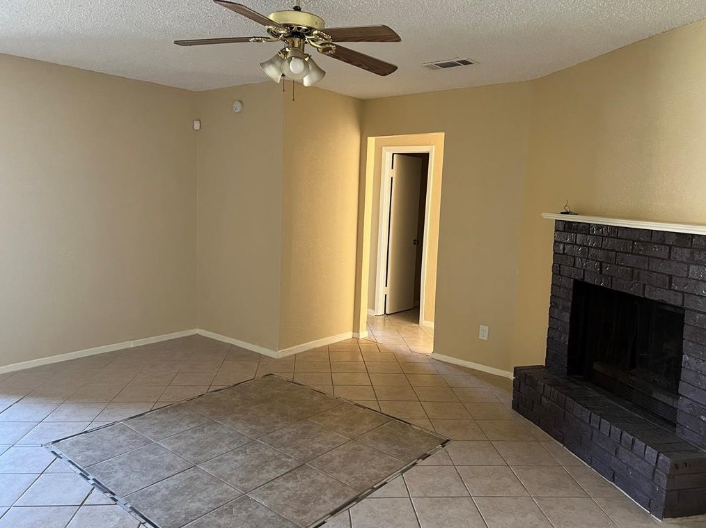 2828 Cottonwood Ln, Mesquite, TX 75180