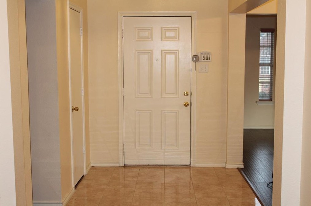 3923 Luke Ln, Carrollton, TX 75007