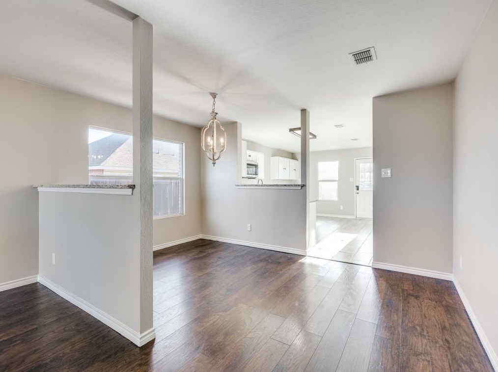 709 Wrigley Dr, Burleson, TX 76028