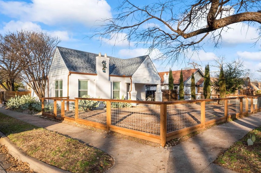 1143 Pioneer Dr, Dallas, TX 75224-1254