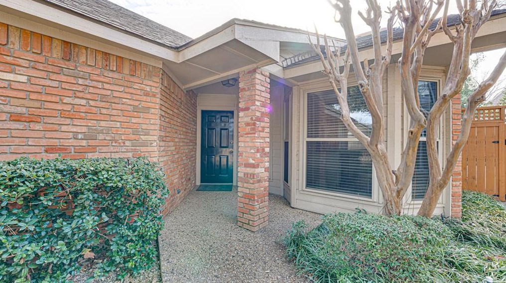 4042 Rive Ln, Addison, TX 75001