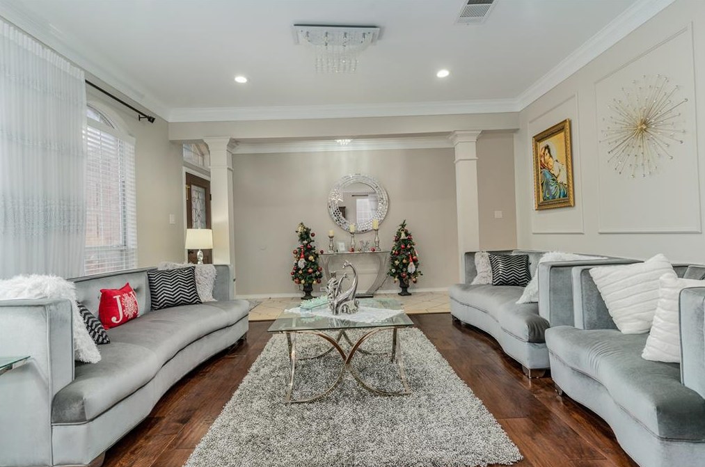 2144 Brookgate Dr, Grapevine TX  76051-7810 exterior