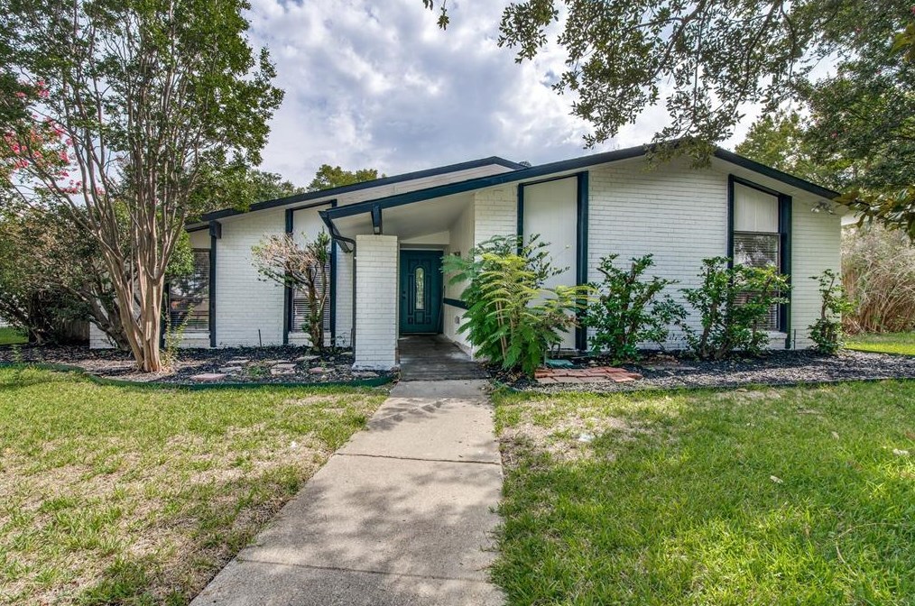 2521 Norway Dr, Garland, TX 75040