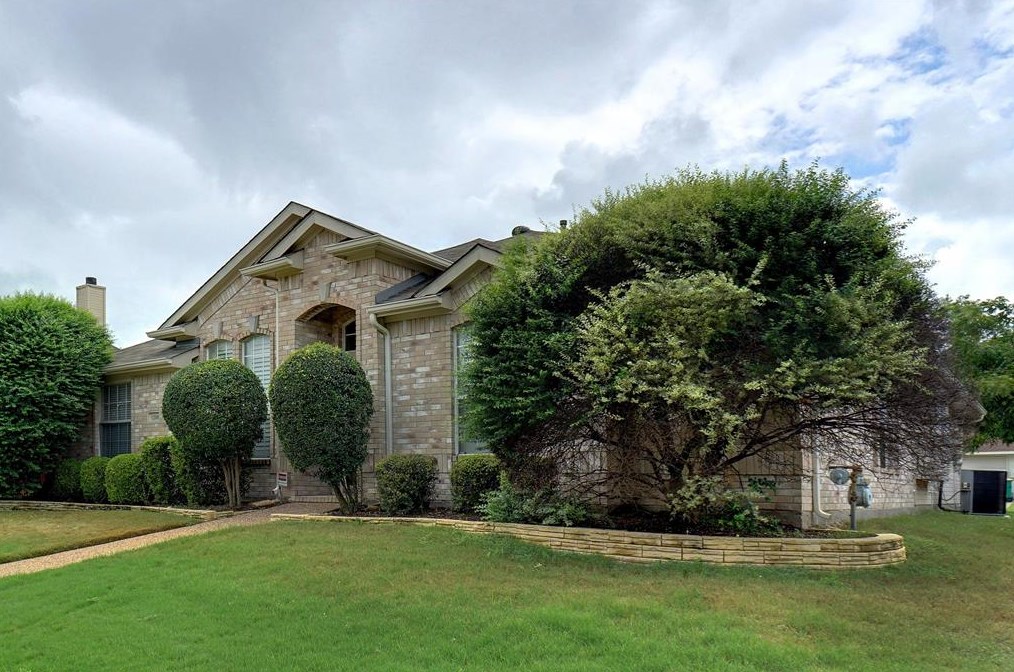 1208 Longhorn Dr, Lewisville, TX 75067