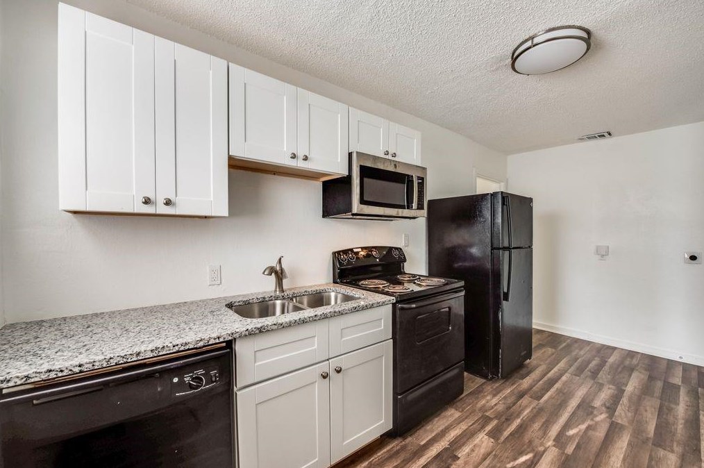 3540 Burton Ave #b, Fort Worth, TX 76105
