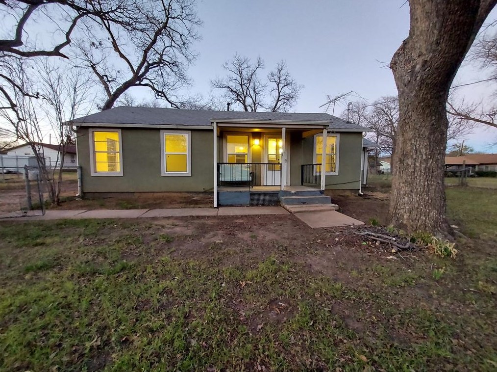 606 W Washington Ave, Whitney, TX 76692