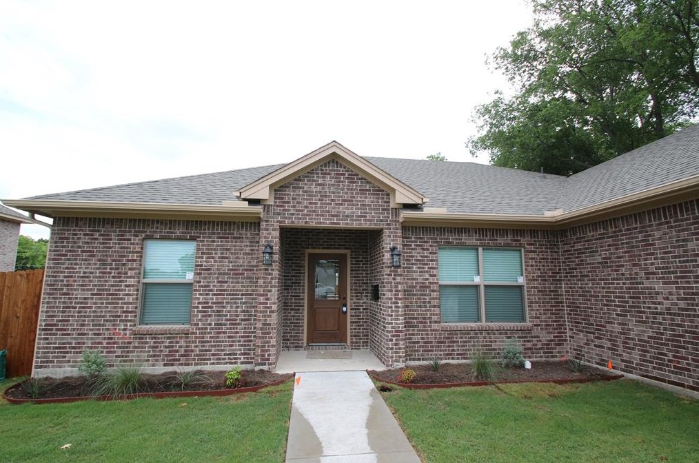 8009 Bangor Dr, Fort Worth, TX 76116