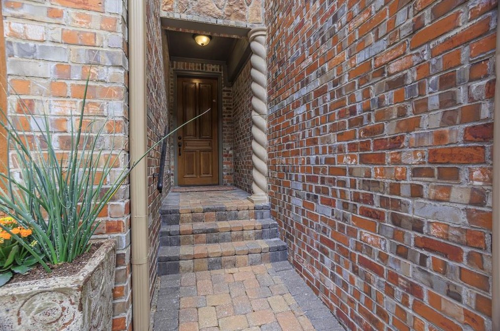 845 Rockingham Dr, Irving, TX 75063