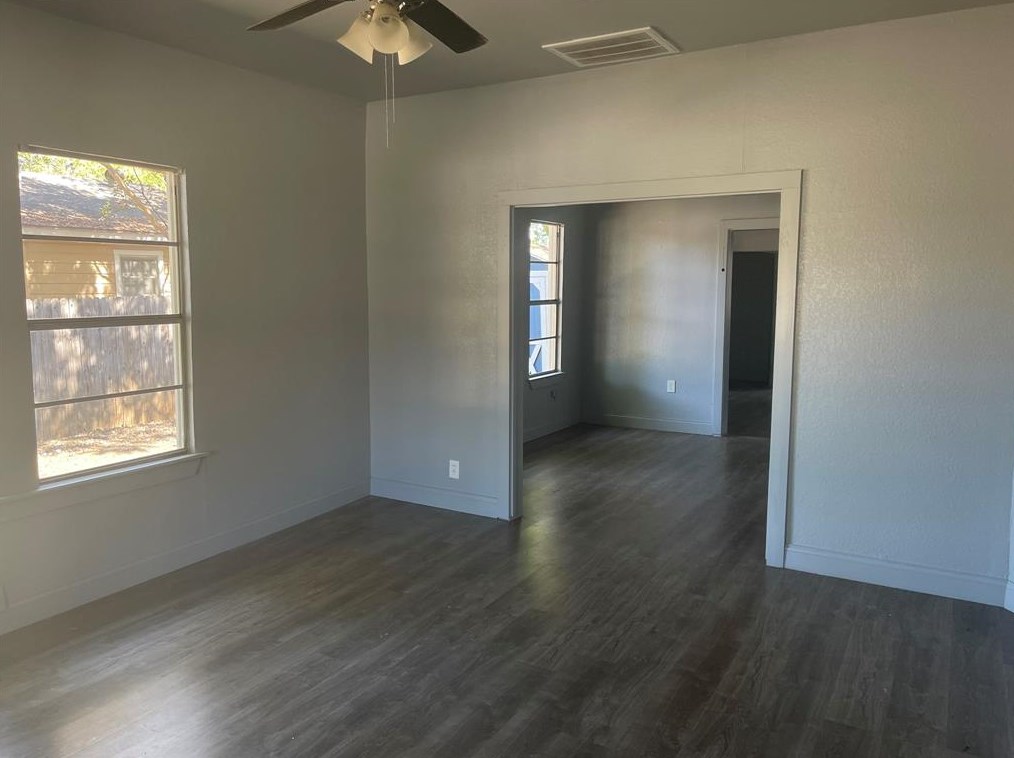 108 N 1st Ave, Midlothian, TX 76063