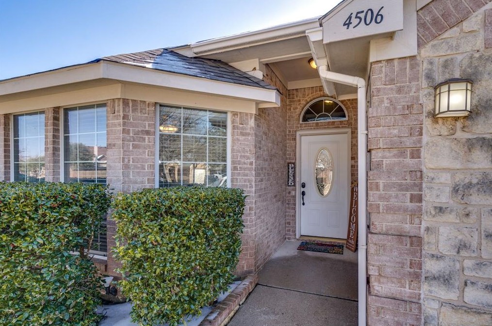 4506 Emerald Leaf Dr, Midlothian, TX 76063