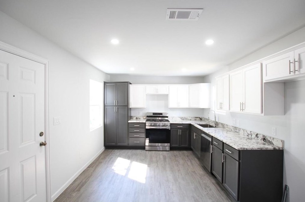 2540 Burton Ave, Fort Worth, TX 76105