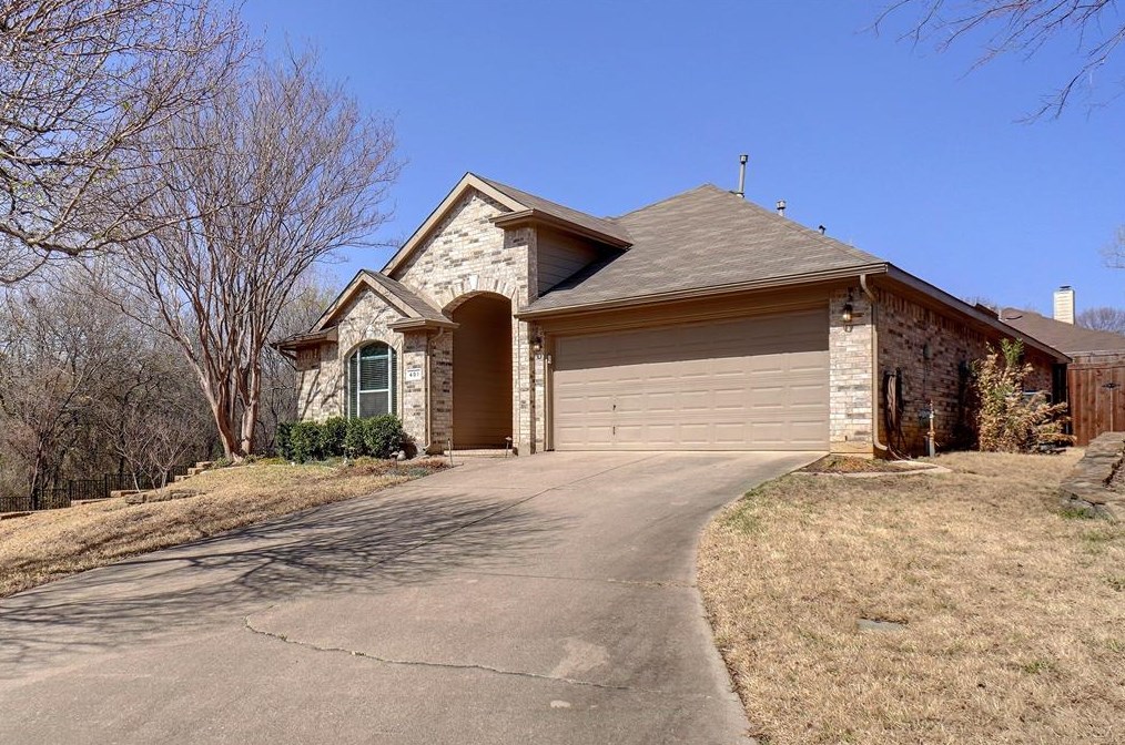 401 Paint Rock Ct, Euless, TX 76040