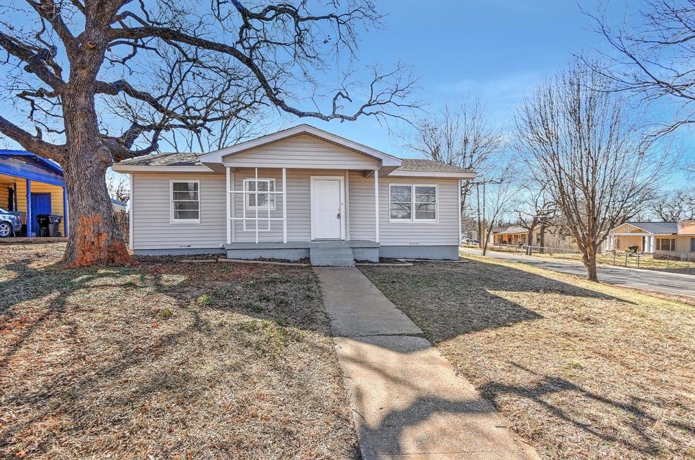 1826 Mockingbird Ln, Denison, TX 75020