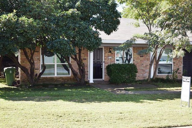 7710 Mary Dr, Fort Worth, TX 76180